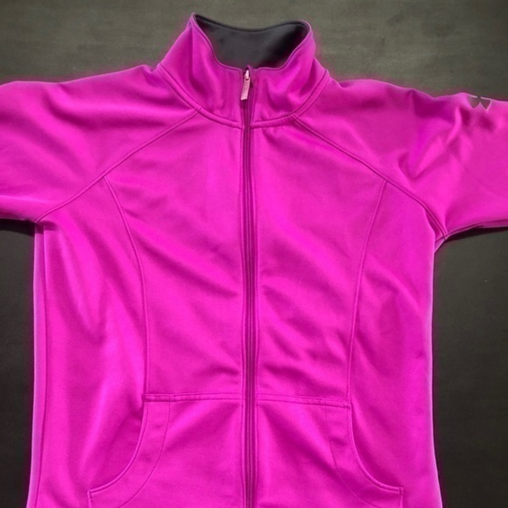Under Armour Semi-Fitted Fleece Jacket
Size Small